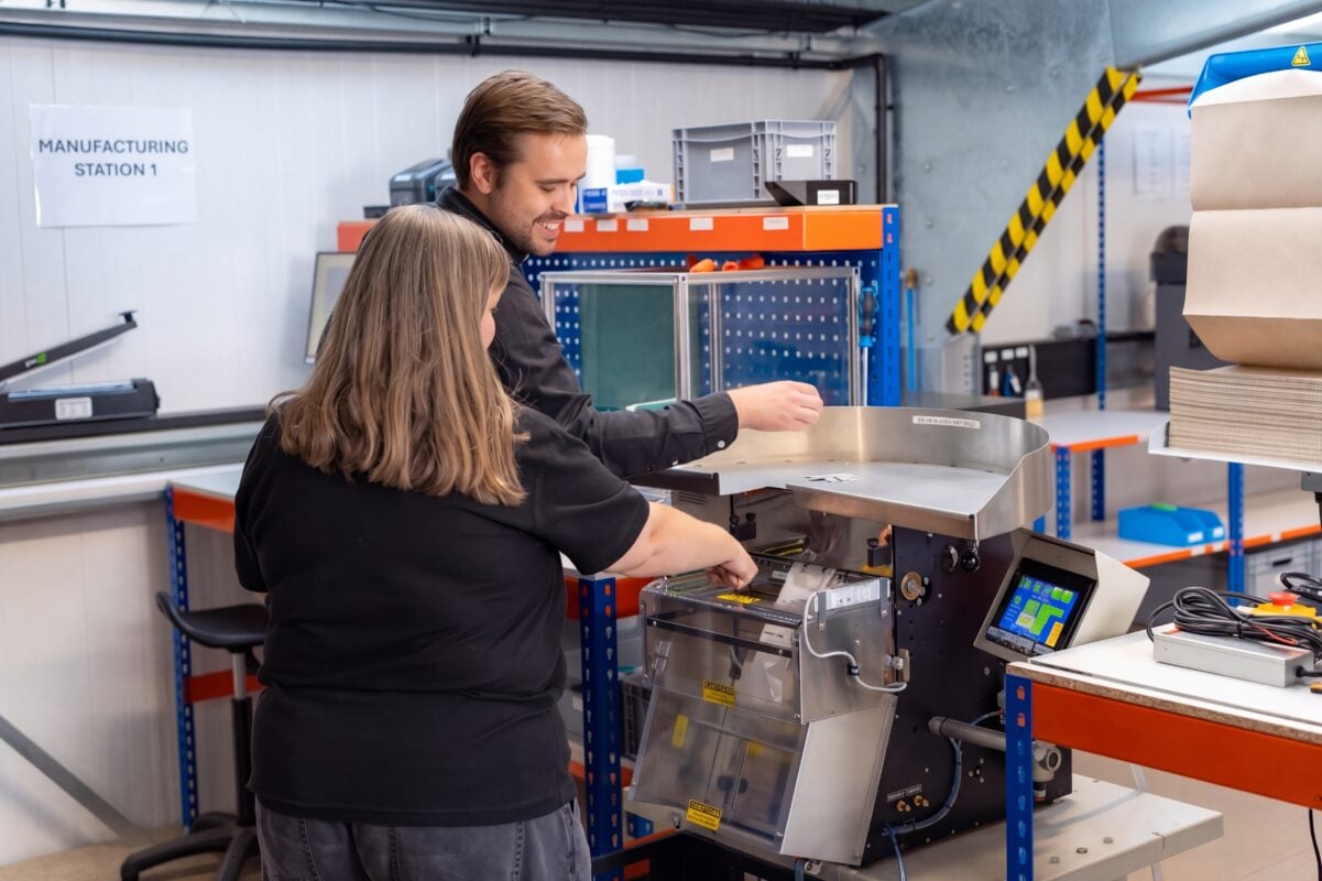 ooznest workbee manufacturing